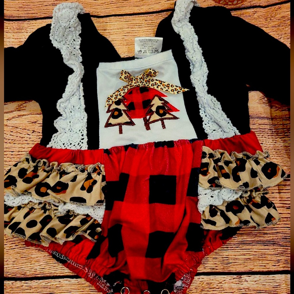 Adorable baby girl Christmas bodysuit 3-6 Months